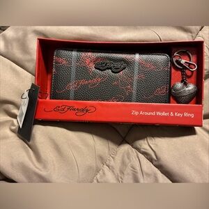 Ed hardy ladies wallet & key chain gift set
